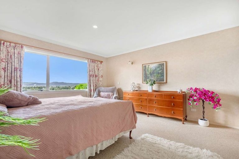 Photo of property in 22 Cobbe Place, Pomare, Rotorua, 3015