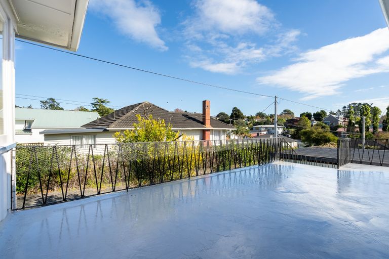 Photo of property in 16 Tomo Street, New Lynn, Auckland, 0600