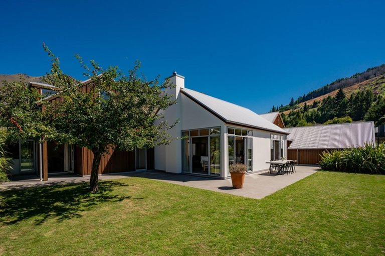 Photo of property in 16 Atley Road, Arthurs Point, Queenstown, 9371