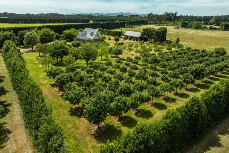 Photo of property in 973 Hoskyns Road, West Melton, Christchurch, 7671