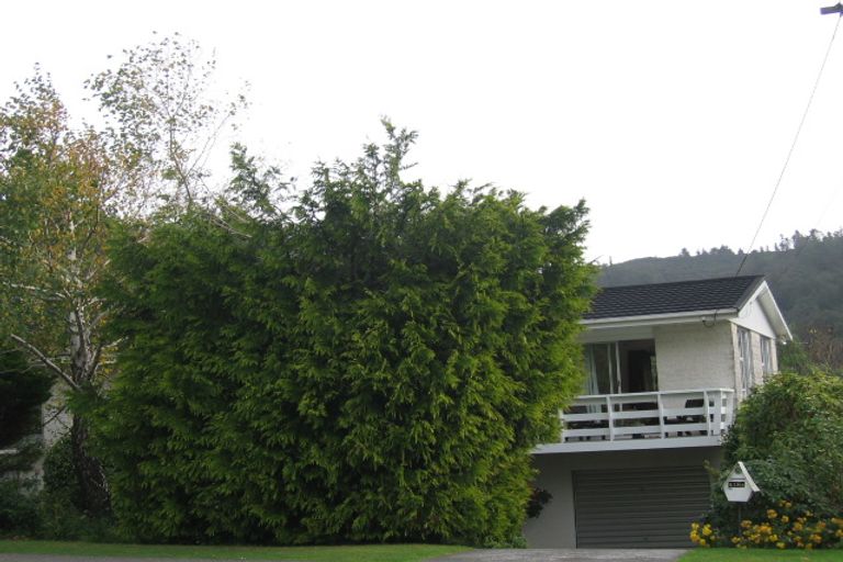 Photo of property in 418 Stokes Valley Road, Stokes Valley, Lower Hutt, 5019