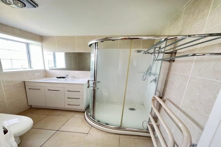 Photo of property in 5 Serrita Avenue, Sunnyhills, Auckland, 2010