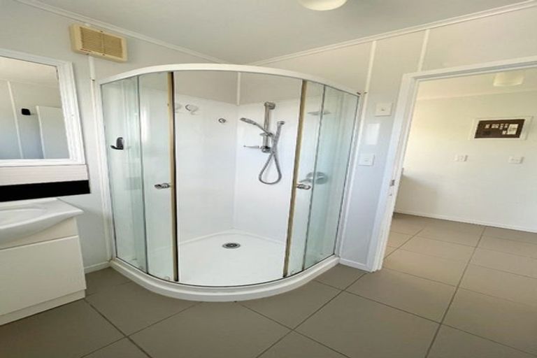 Photo of property in 1/43 Hutchinson Avenue, New Lynn, Auckland, 0600