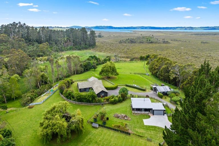 Photo of property in 842a South Head Road, South Head, Helensville, 0874