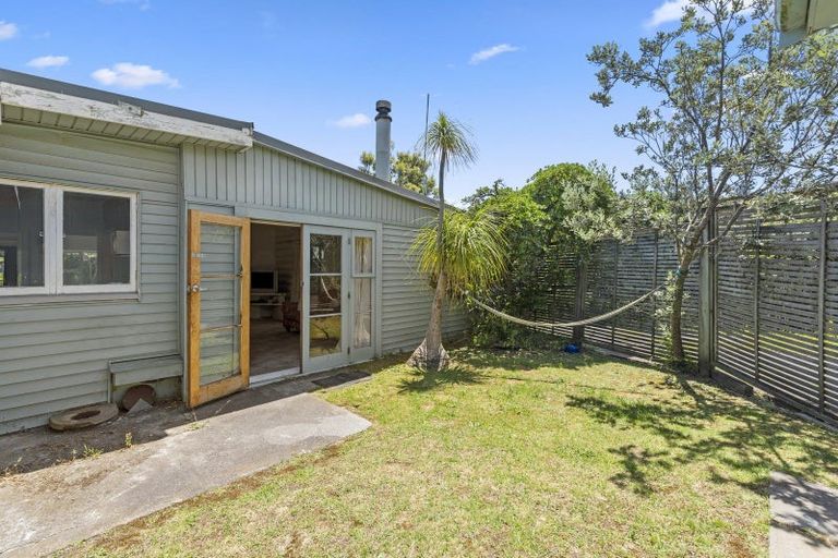 Photo of property in 26 Kent Avenue, Waitarere Beach, Levin, 5510