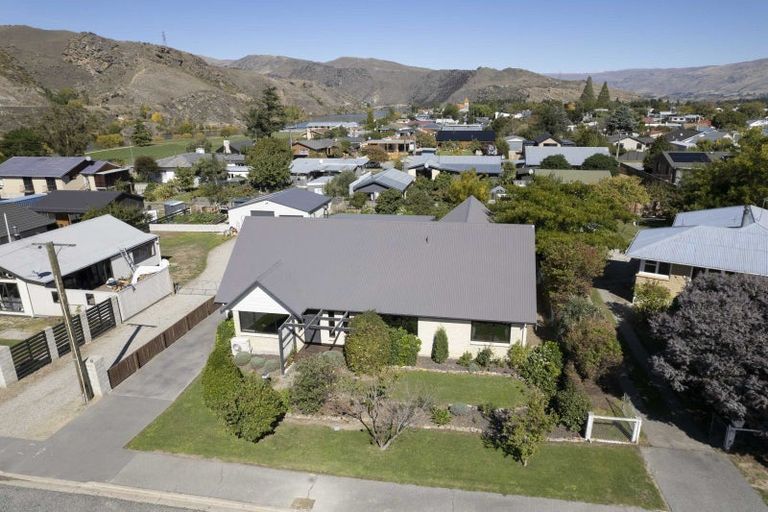 Photo of property in 14 Orient Street, Cromwell, 9310