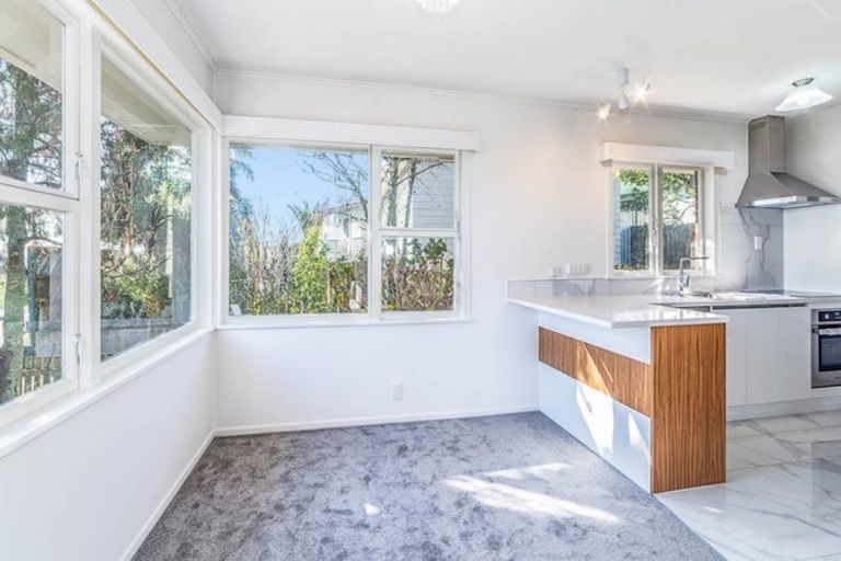 Photo of property in 4 Seaview Road, Glenfield, Auckland, 0629