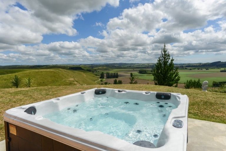 Photo of property in 71 Pirau Road, Fernhill, Napier, 4183