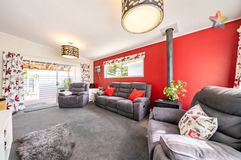 Photo of property in 33 Mcgowan Road, Wainuiomata, Lower Hutt, 5014