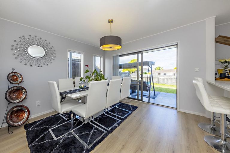Photo of property in 47 Evans Road, Weymouth, Auckland, 2103