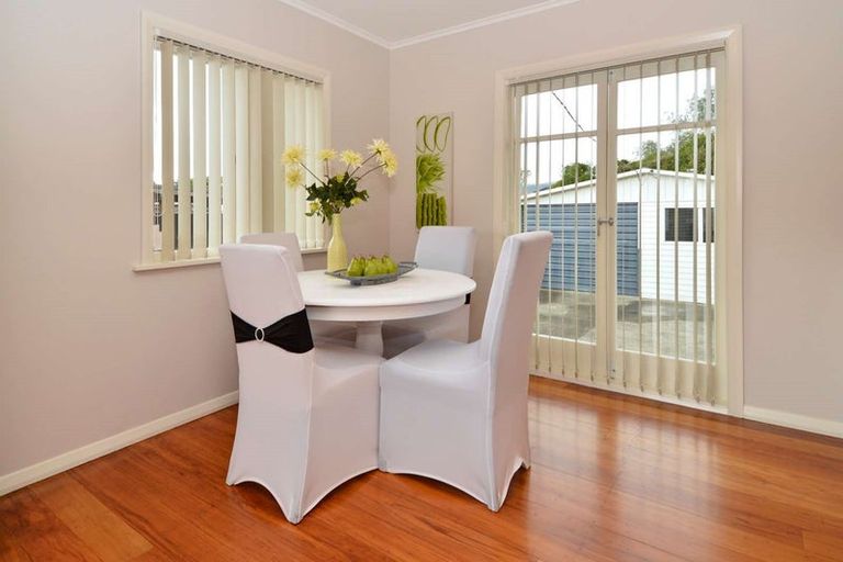 Photo of property in 10 Rollerson Street, Papakura, 2110