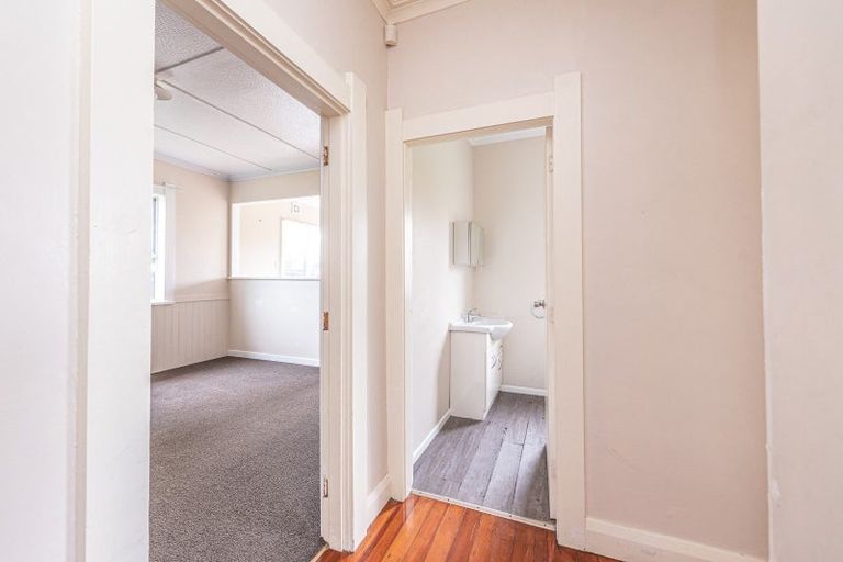 Photo of property in 184 Cornfoot Street, Castlecliff, Whanganui, 4501