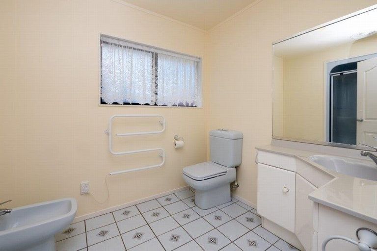 Photo of property in 12 Murdoch Street, Hawera, 4610