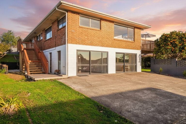 Photo of property in 53 Goodwood Drive, Goodwood Heights, Auckland, 2105