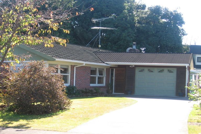 Photo of property in 2 Arthur Place, Opaheke, Papakura, 2113