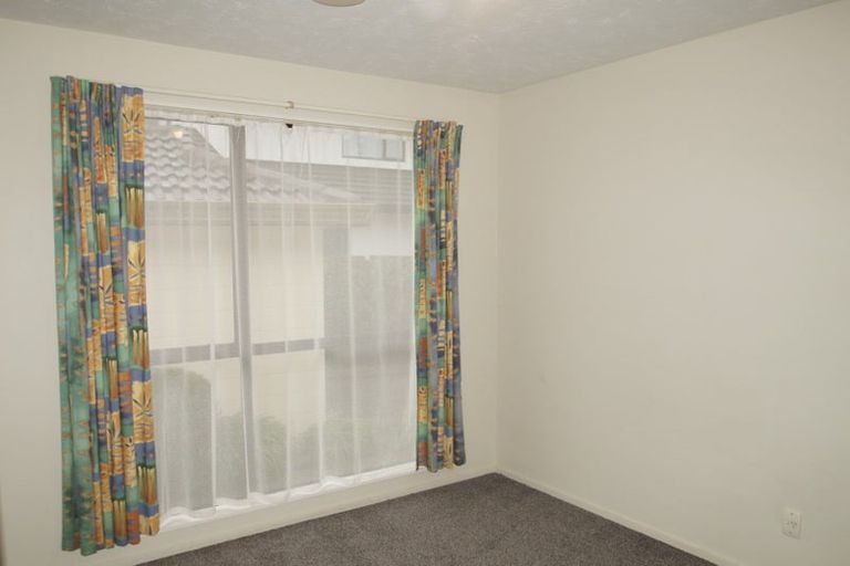 Photo of property in 32 Cowes Street, Avondale, Christchurch, 8061