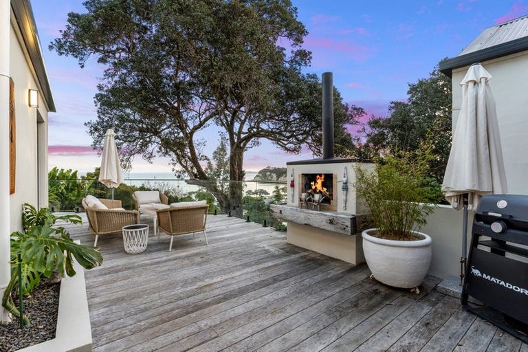 Photo of property in 10 Zita Avenue, Matakatia, Whangaparaoa, 0930