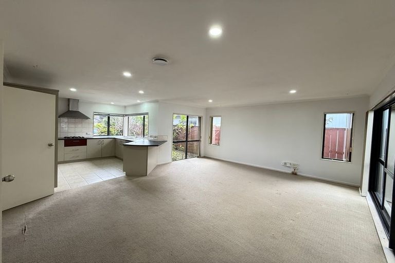 Photo of property in 311 Chapel Road, Flat Bush, Auckland, 2016
