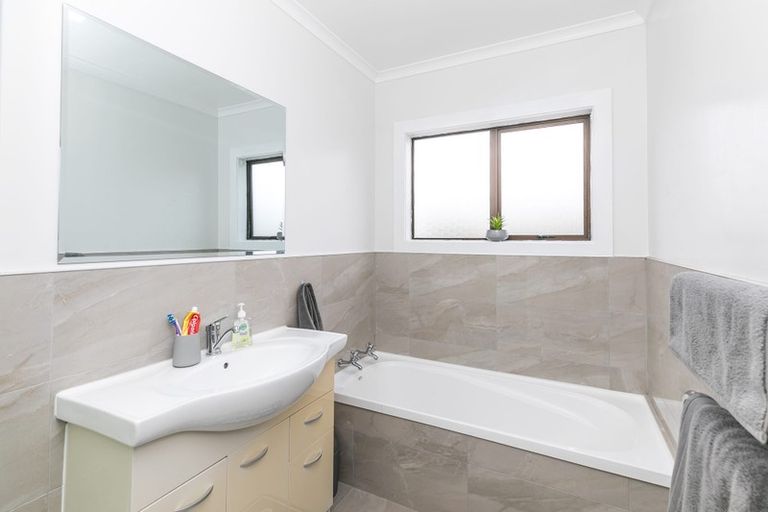 Photo of property in 180 Clarkin Road, Fairfield, Hamilton, 3214