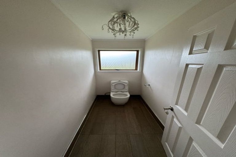 Photo of property in 11 Ian Place, Glendene, Auckland, 0602