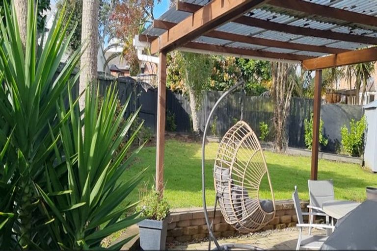 Photo of property in 9 Charles Prevost Drive, The Gardens, Auckland, 2105