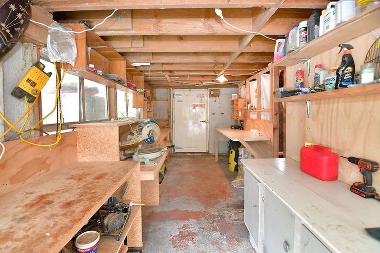 Photo of property in 49 Makiri Street, Helensville, 0800