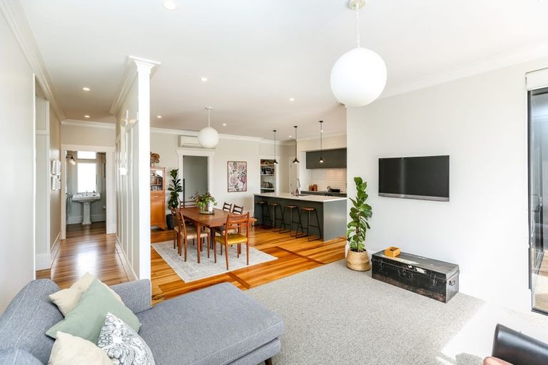 Photo of property in 22 Cutfield Road, New Plymouth, 4310