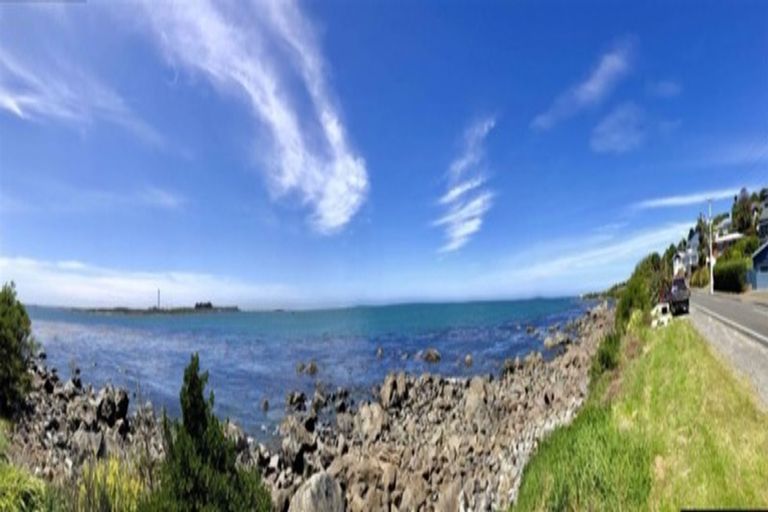 Photo of property in 100 Marine Parade, Bluff, 9814