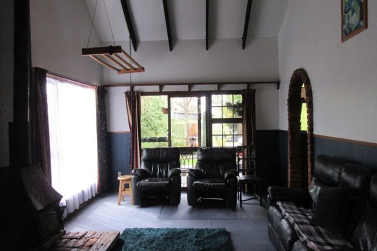 Photo of property in 12 Oxford Street, Waimate, 7924