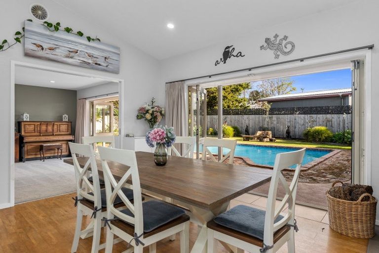 Photo of property in 14 Dip Road, Jacks Point, 9371