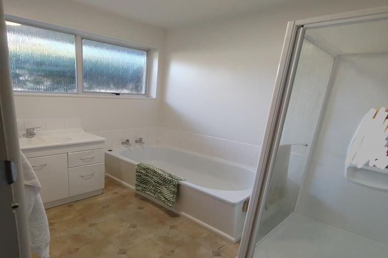 Photo of property in 1/34 Solway Avenue, Ilam, Christchurch, 8041