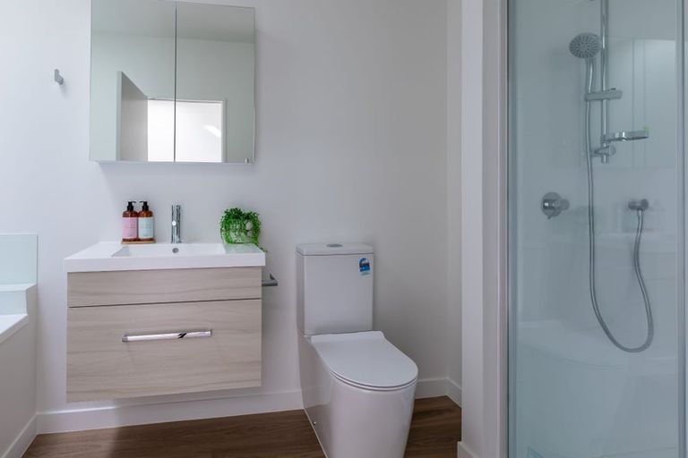 Photo of property in 4/2 Moor Avenue, Te Atatu Peninsula, Auckland, 0610