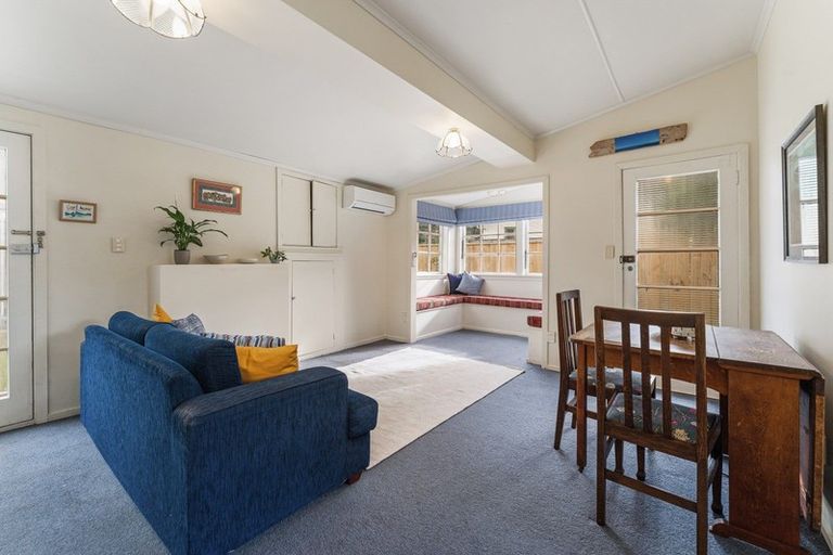 Photo of property in 8a Robertson Road, Paekakariki, 5034