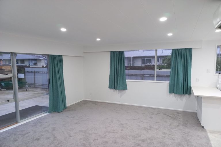 Photo of property in 2/306 Wellington Road, Wainuiomata, Lower Hutt, 5014