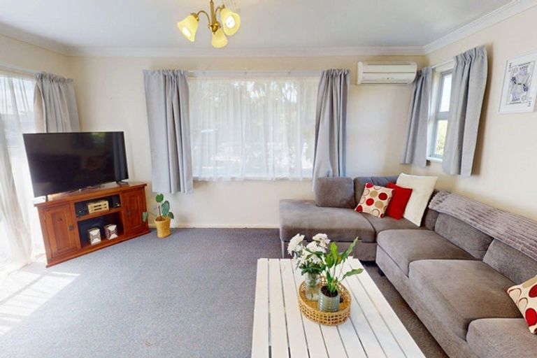 Photo of property in 23 Featherston Street, Takaro, Palmerston North, 4412