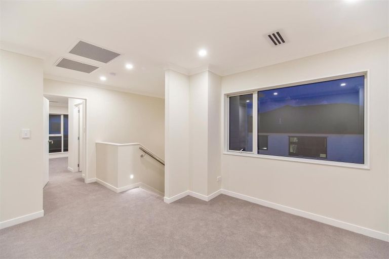 Photo of property in 175 Godfrey Drive, Orewa, 0931
