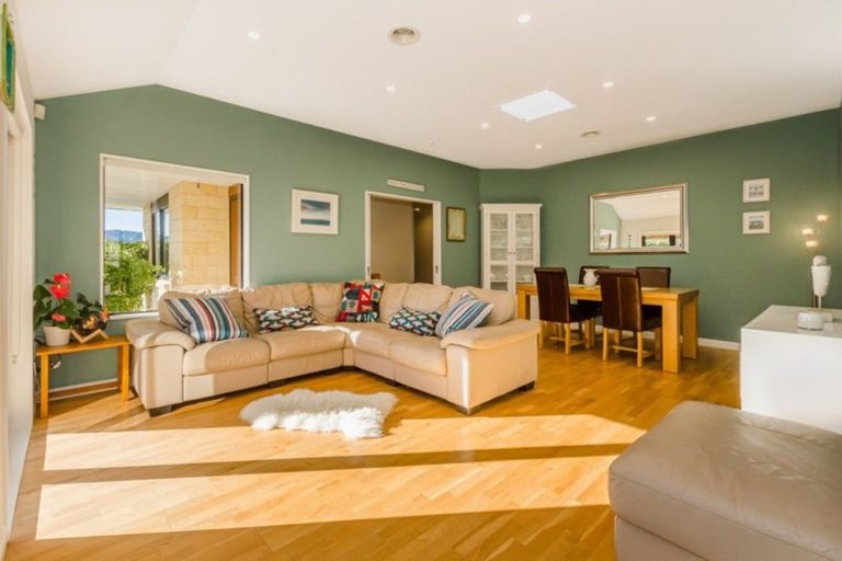 Photo of property in 7 Consort Close, Paraparaumu Beach, Paraparaumu, 5032