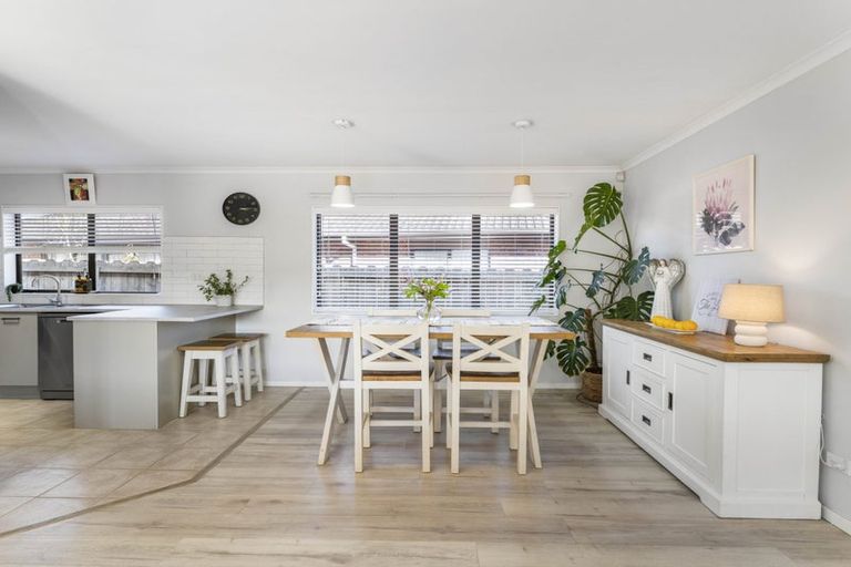 Photo of property in 20 Milson Drive, Papakura, 2110