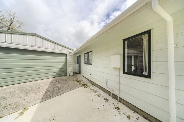 Photo of property in 19 Ashton Place, Highbury, Palmerston North, 4412
