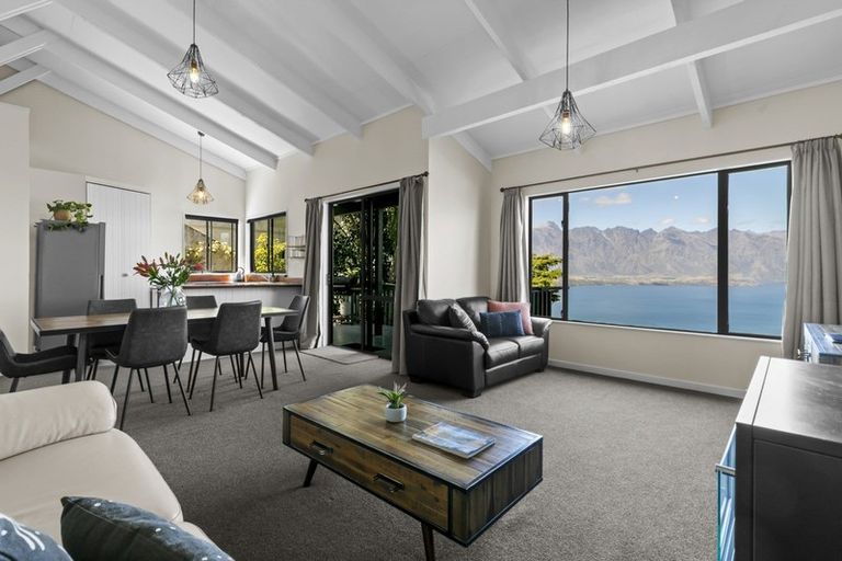 Photo of property in 39b Greenstone Place, Fernhill, Queenstown, 9300