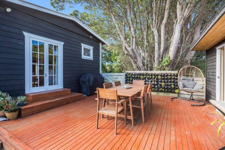 Photo of property in 62 Main Road, Titahi Bay, Porirua, 5022