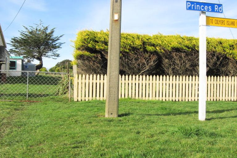 Photo of property in 20 Princes Road, Greenhills, Invercargill, 9877