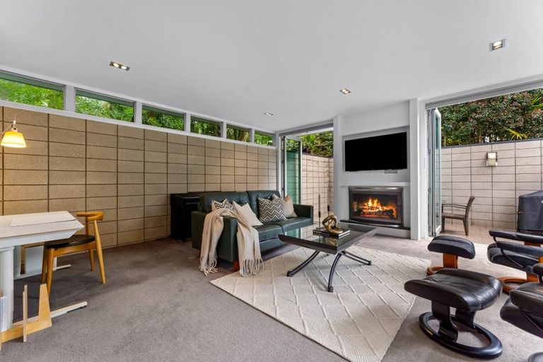 Photo of property in 12b Parr Terrace, Castor Bay, Auckland, 0620