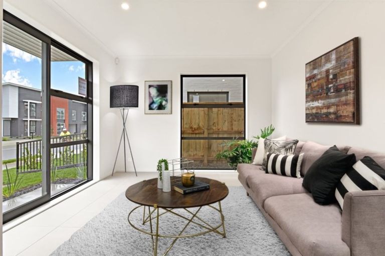 Photo of property in 21 Vincent Mcgrath Crescent, Swanson, Auckland, 0614