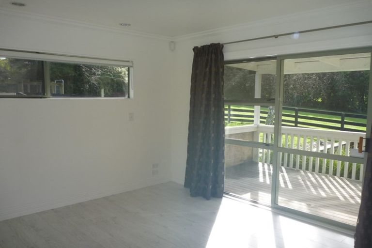 Photo of property in 83 Tawa Road, Kumeu, 0891