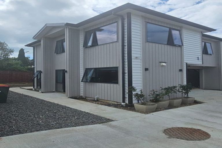 Photo of property in 83a Hutchinsons Road, Bucklands Beach, Auckland, 2014