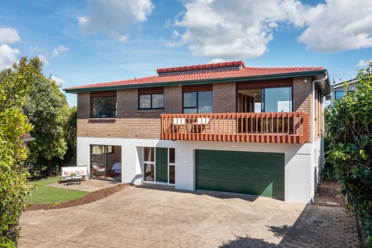 Photo of property in 2/12 East Coast Road, Milford, Auckland, 0620