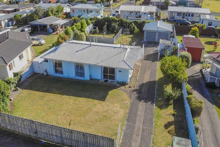 Photo of property in 18 Grenville Street, Levin, 5510
