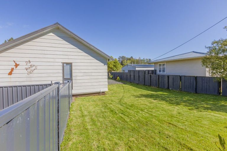 Photo of property in 28 Watts Street, Waipawa, 4210