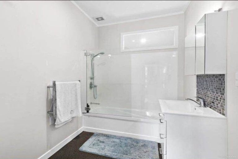 Photo of property in 13a Nandana Drive, Glen Eden, Auckland, 0602